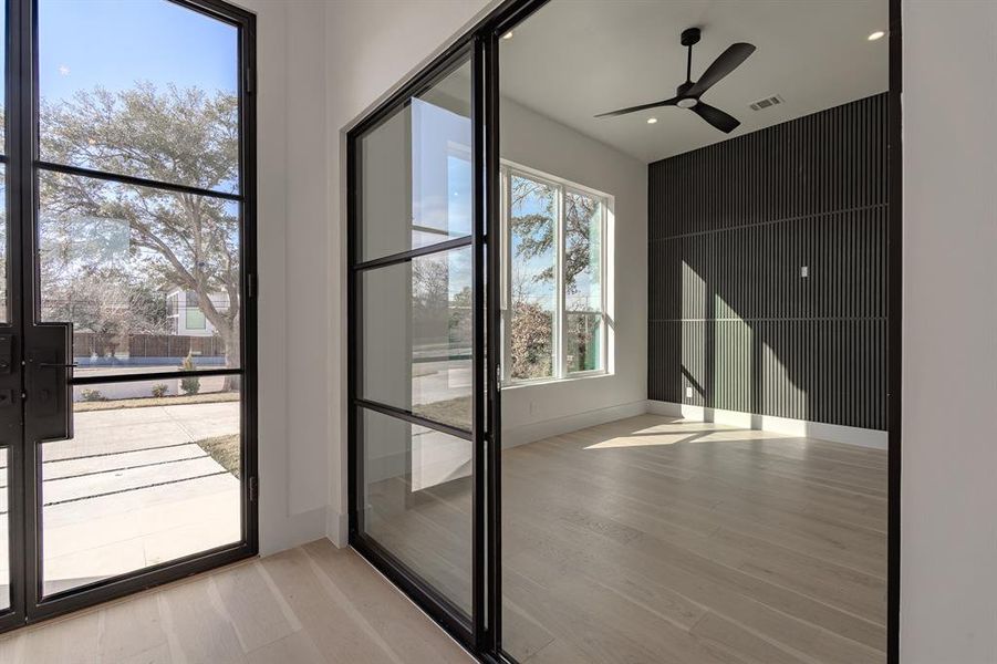 Spacious, unfurnished interior of a new home in , Dallas (Image 19).