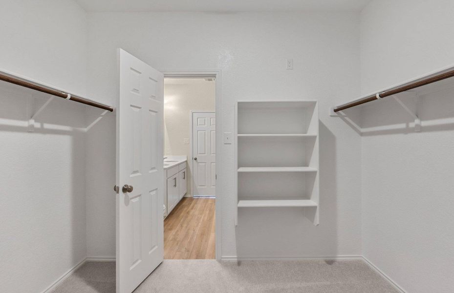 Spacious, unfurnished interior of a new home in Sonterra, Jarrell (Image 31).