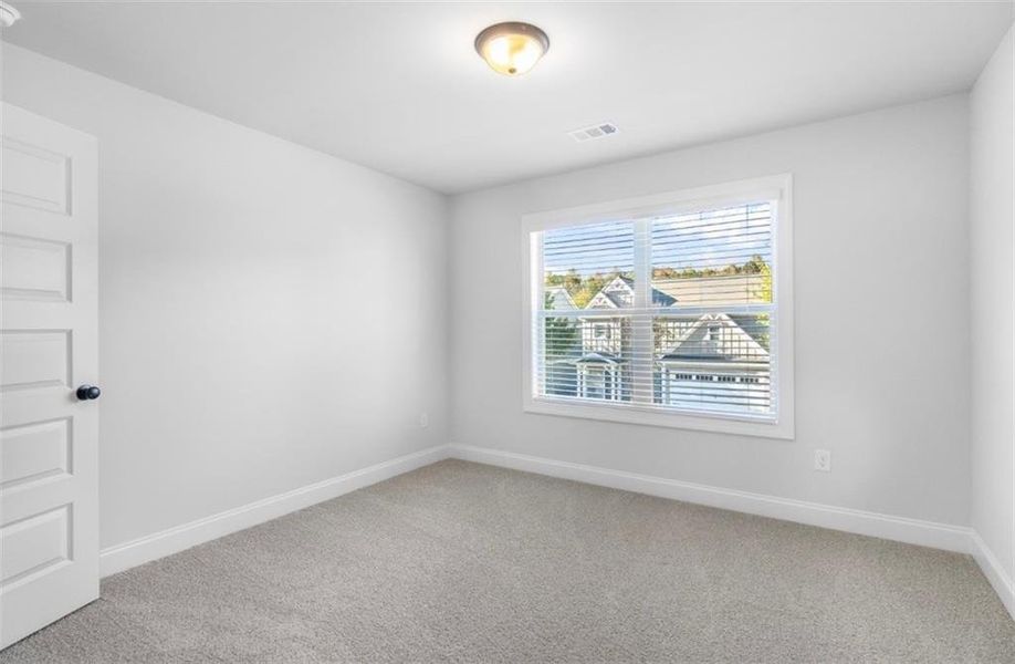 Spacious, unfurnished interior of a new home in Ridge Pointe, Athens (Image 17).
