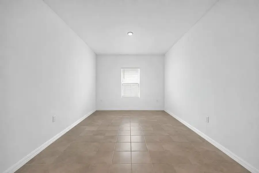 Spacious, unfurnished interior of a new home in Coopers Meadow, Jacksonville (Image 25).