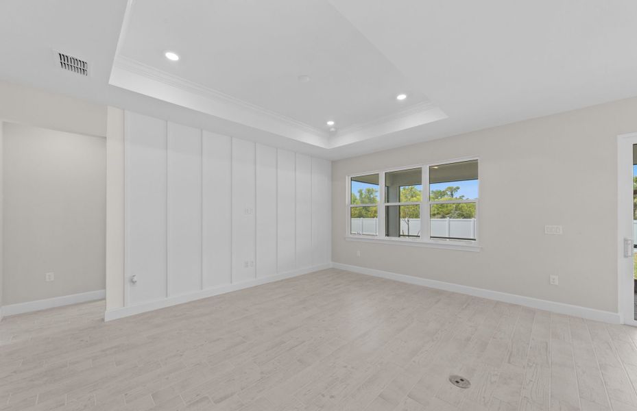 Spacious, unfurnished interior of a new home in Shores at Stillwater, Englewood (Image 16).