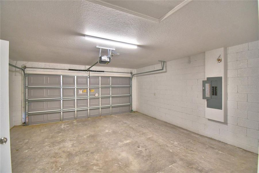 Spacious, unfurnished interior of a new home in , Lake Wales (Image 16).