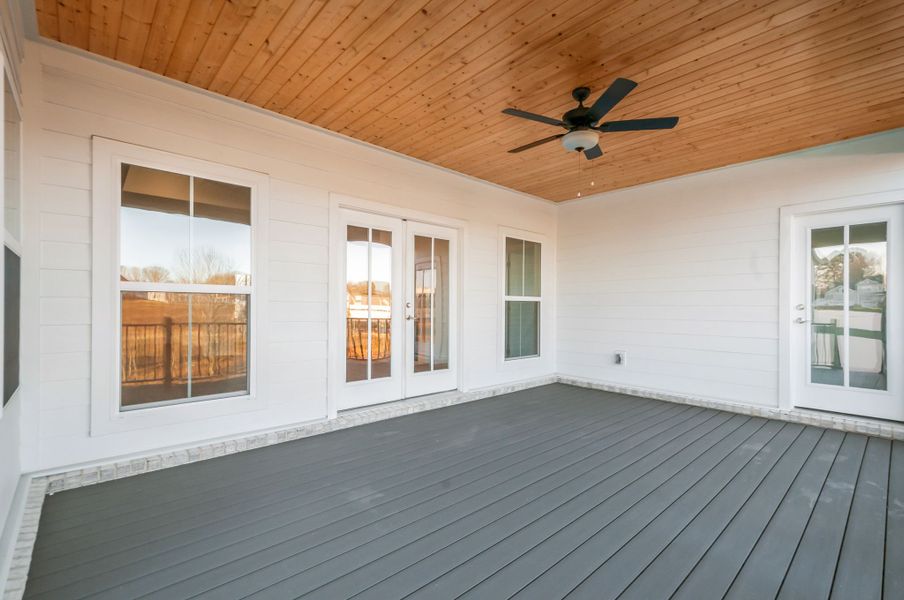 Rutledge III Farmhouse - Covered Porch Rutledge III Farmhouse - Covered Porch