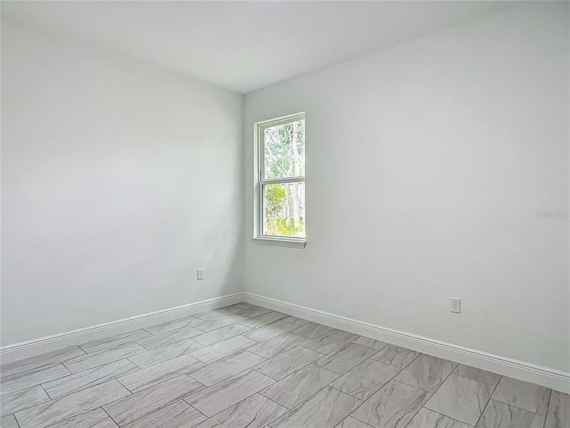 Spacious, unfurnished interior of a new home in , Citrus Springs (Image 20).