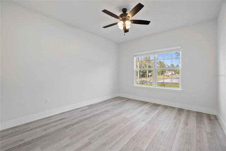 Spacious, unfurnished interior of a new home in , Dunnellon (Image 11).