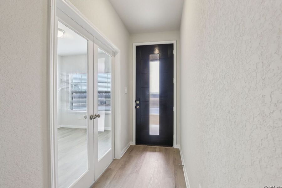 Spacious, unfurnished interior of a new home in Catalina, Converse (Image 18).