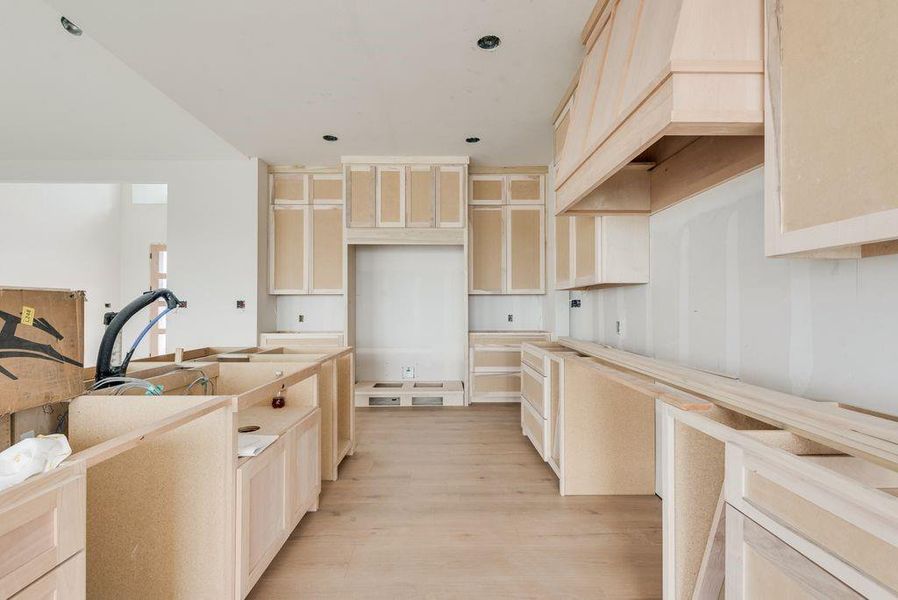 Luxury Kitchen Loading...