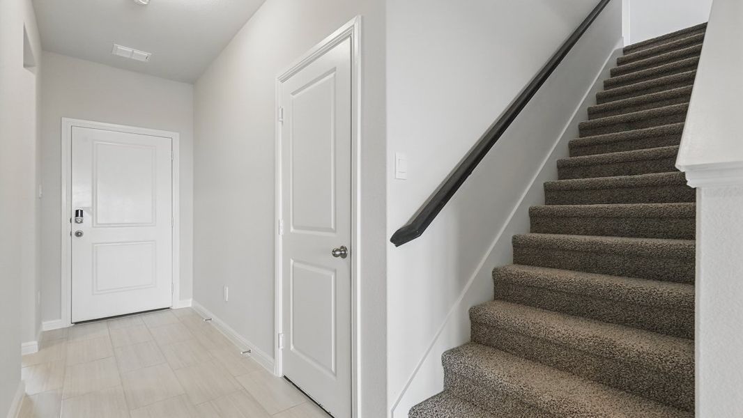 Spacious, unfurnished interior of a new home in The Canyons, Keene (Image 32).
