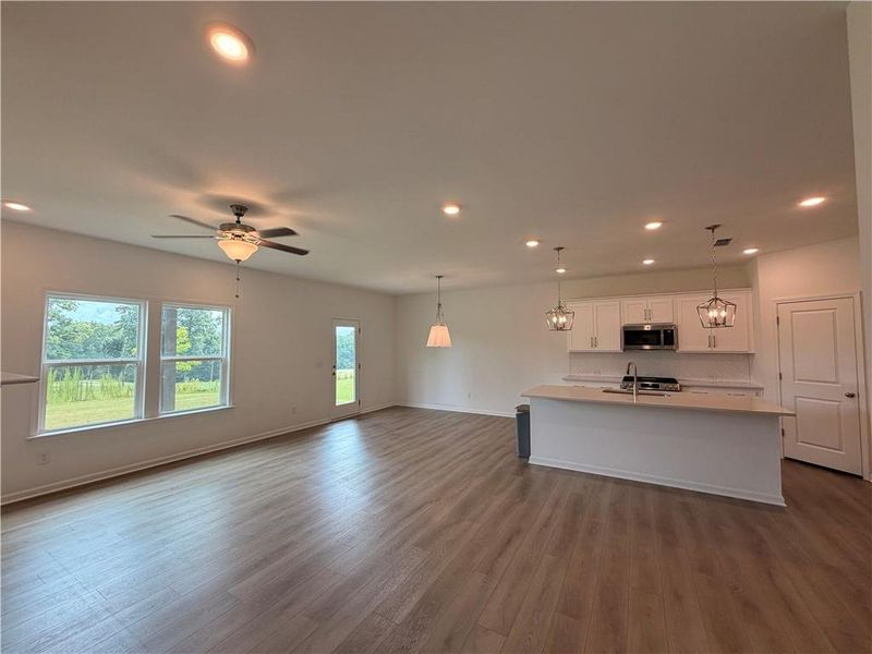 Spacious, unfurnished interior of a new home in Creekside, Dawsonville (Image 43).