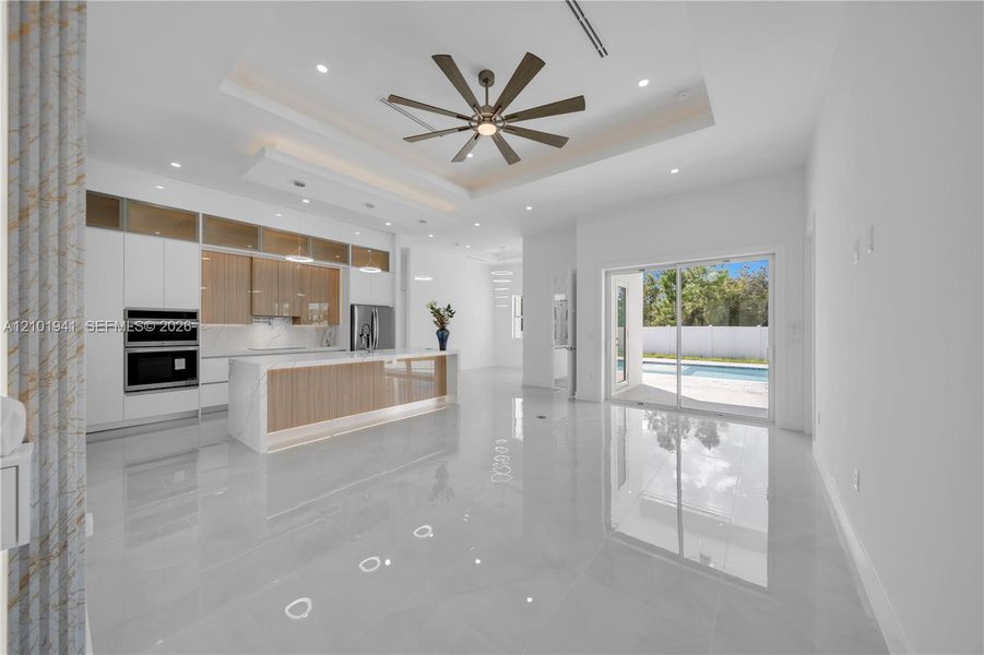 Spacious, unfurnished interior of a new home in , Lehigh Acres (Image 16).