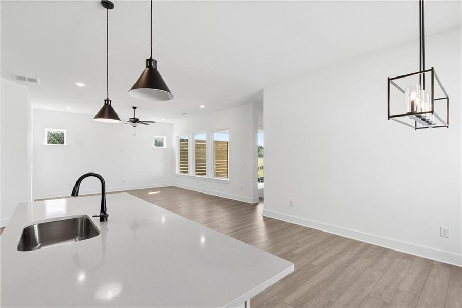 Spacious, unfurnished interior of a new home in , Gainesville (Image 13).