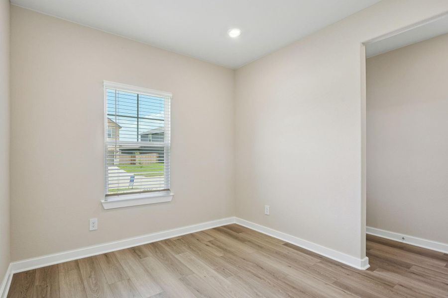 Photo is not of the actual home, but is an inspirational photo of builder’s model home and may depict options, furnishings, and/or decorator features that are not included Photo is not of the actual home, but is an inspirational photo of builder’s model home and may depict options, furnishings, and/or decorator features that are not included