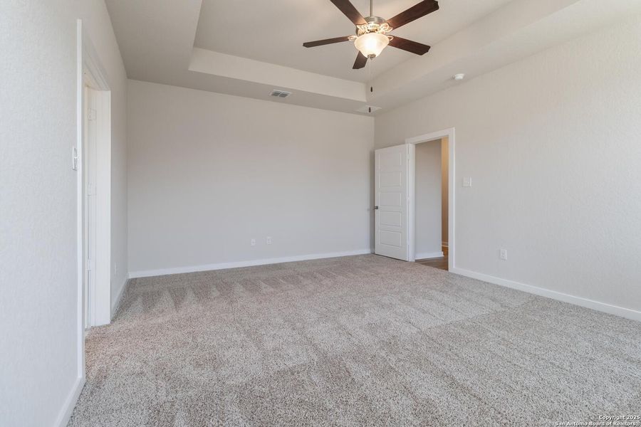 Spacious, unfurnished interior of a new home in Bonita Vista, Pleasanton (Image 29).