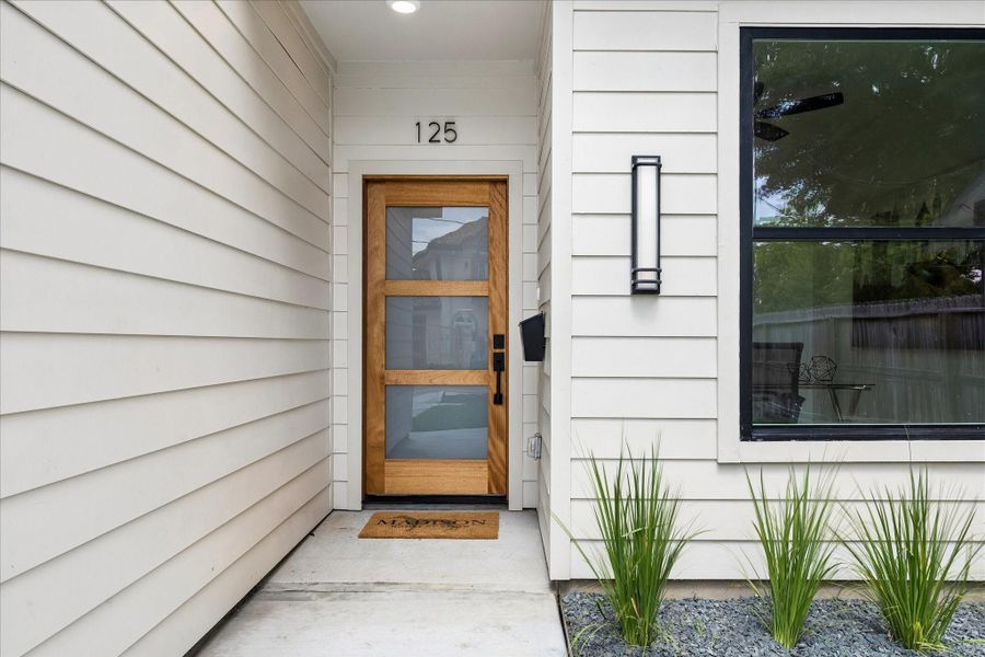 Exterior details and patio area of a home in , Houston (Image 28).