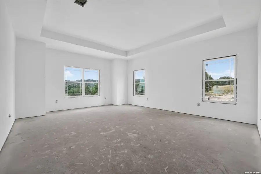 Spacious, unfurnished interior of a new home in , Marble Falls (Image 6).
