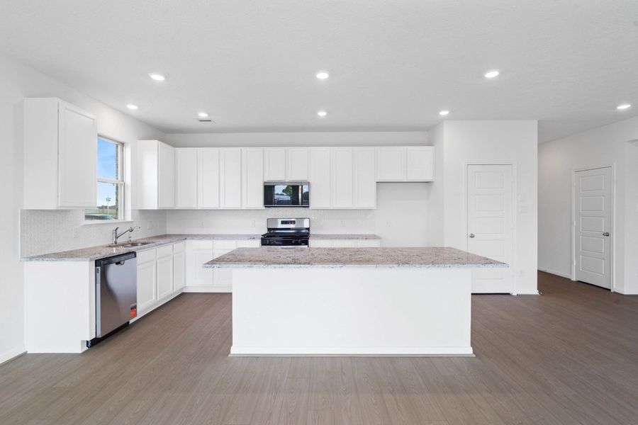 Furnished interior view inside a new home in Davina, Rosenberg (Image 4).