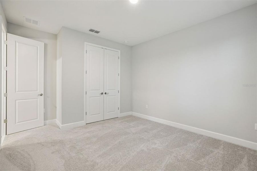 Spacious, unfurnished interior of a new home in Hawk's Overlook, Oviedo (Image 39).