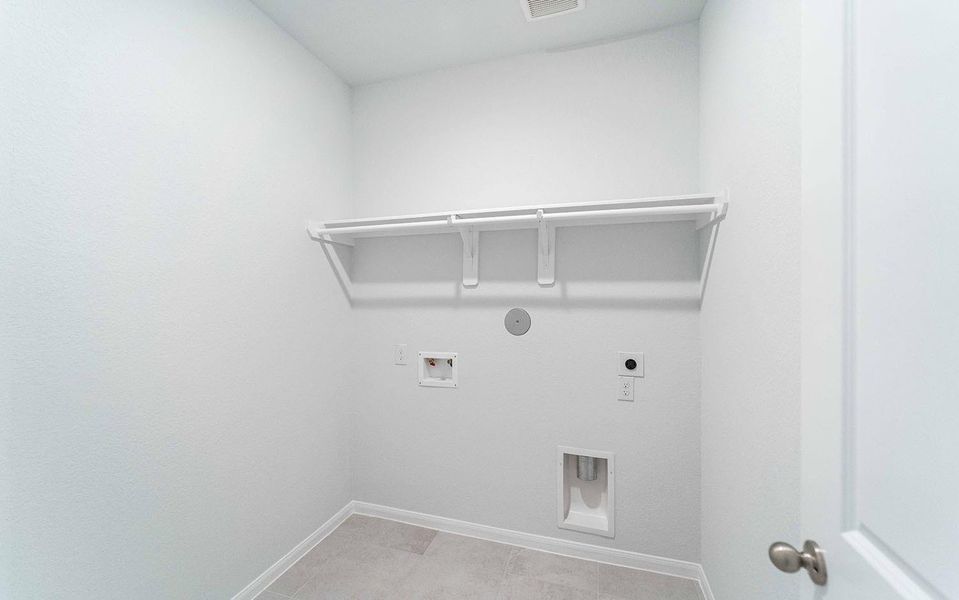 Spacious, unfurnished interior of a new home in Cielo, Conroe (Image 14).