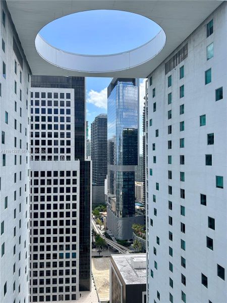 Condo located in Miami, FL showcasing its design and architecture (Image 3). Condo located in Miami, FL showcasing its design and architecture (Image 3).