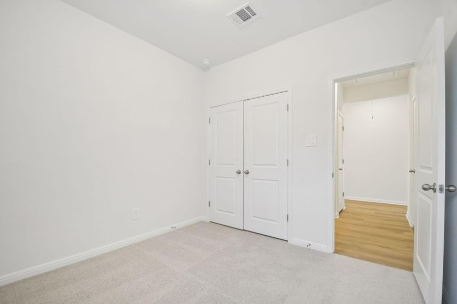 Spacious, unfurnished interior of a new home in , Conroe (Image 18).