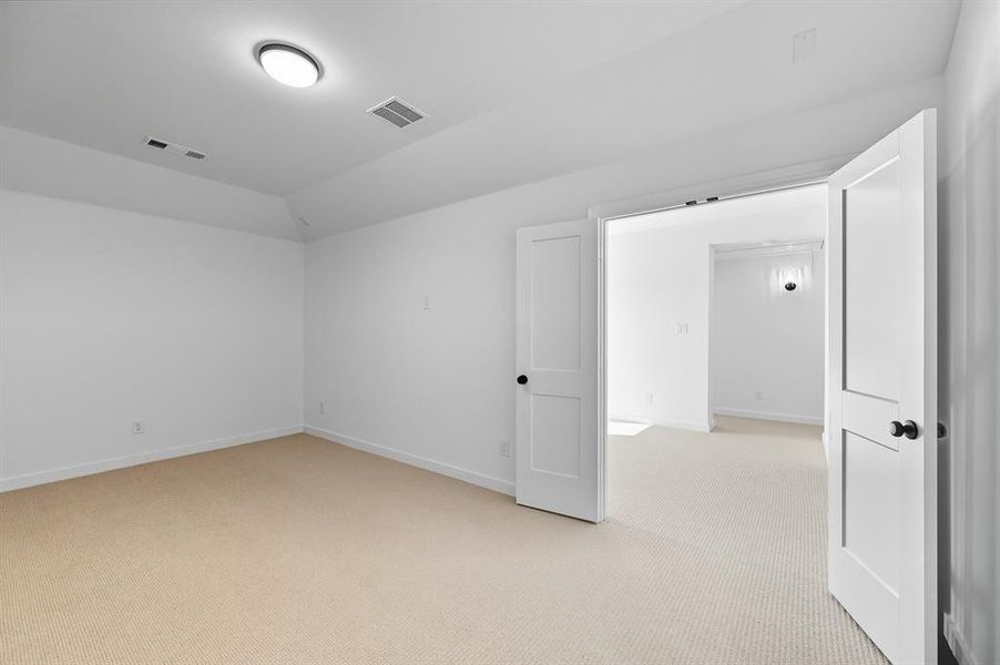 Spacious, unfurnished interior of a new home in Treeline, Justin (Image 11).