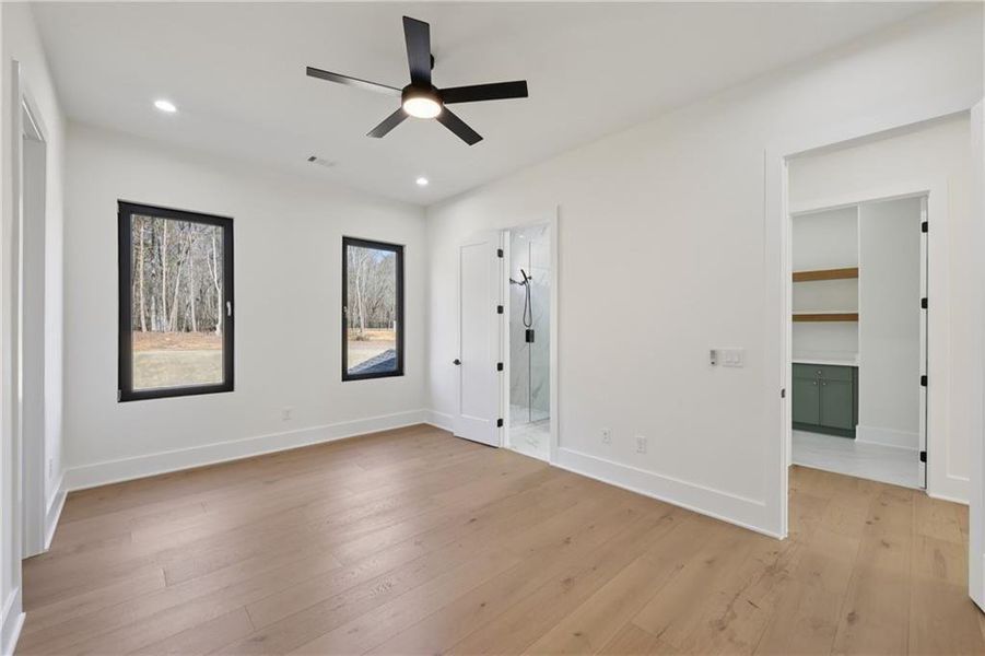Spacious, unfurnished interior of a new home in , Auburn (Image 53).