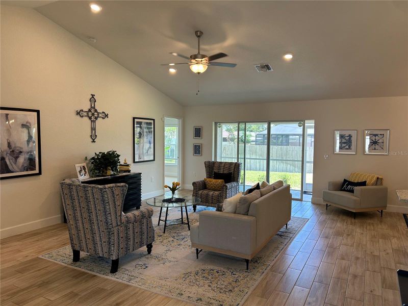 Furnished interior view inside a new home in Venice, Venice (Image 4).