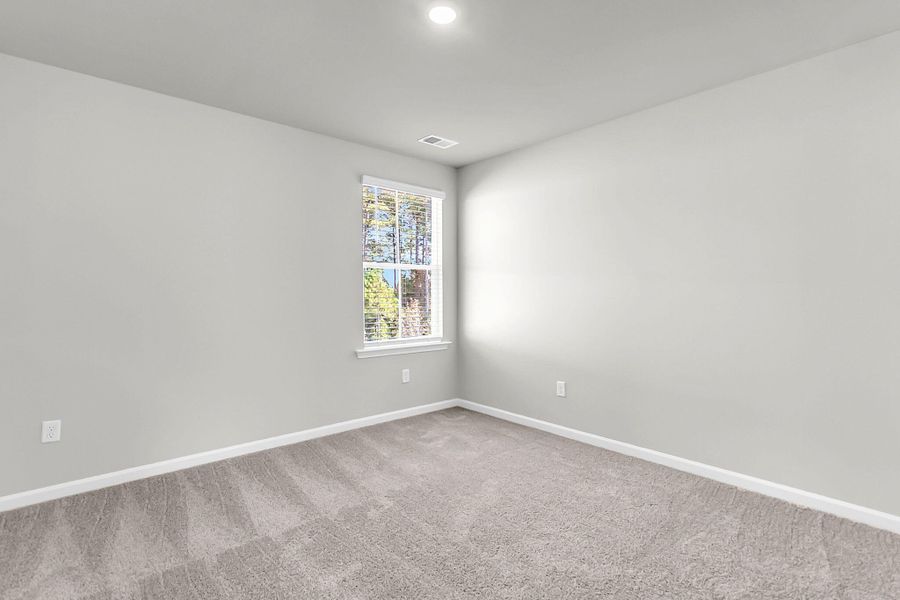 Spacious, unfurnished interior of a new home in Wildcat Chase, Summerville (Image 28).