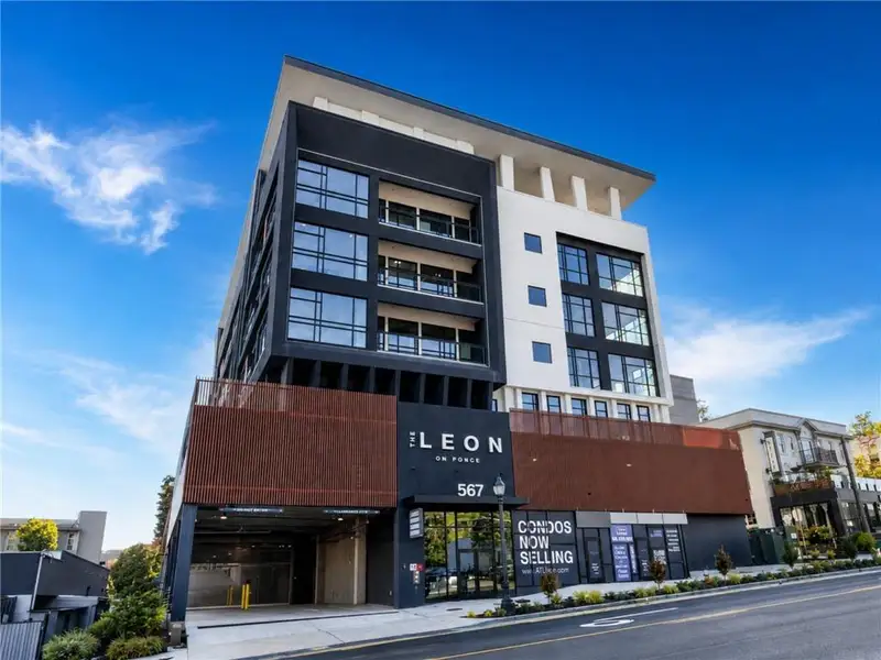 Condo located in Atlanta, GA showcasing its design and architecture (Image 5). Condo located in Atlanta, GA showcasing its design and architecture (Image 5).