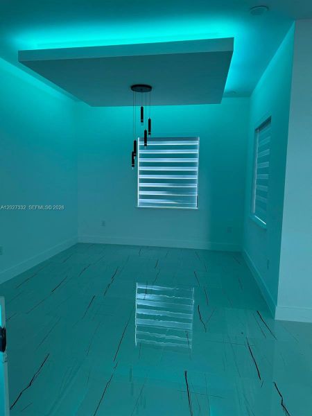 Spacious, unfurnished interior of a new home in , Lehigh Acres (Image 7).