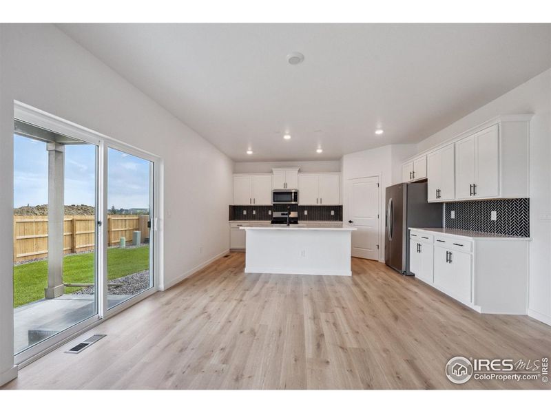 Spacious, unfurnished interior of a new home in Hansen Farm, Fort Collins (Image 19).
