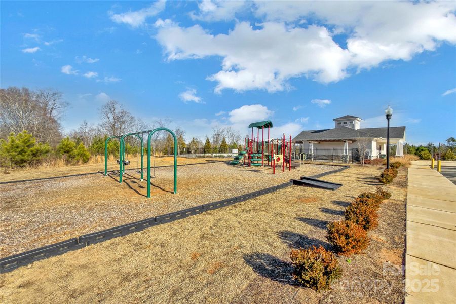 Community amenities in , Simpsonville (Image 34).