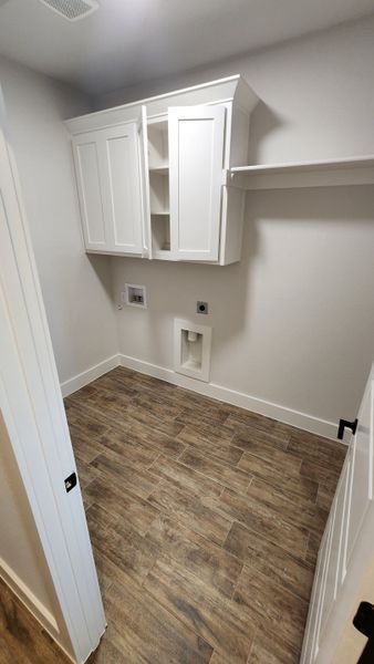 Spacious, unfurnished interior of a new home in Stagecoach Crossing, Bridgeport (Image 9). Spacious, unfurnished interior of a new home in Stagecoach Crossing, Bridgeport (Image 9).