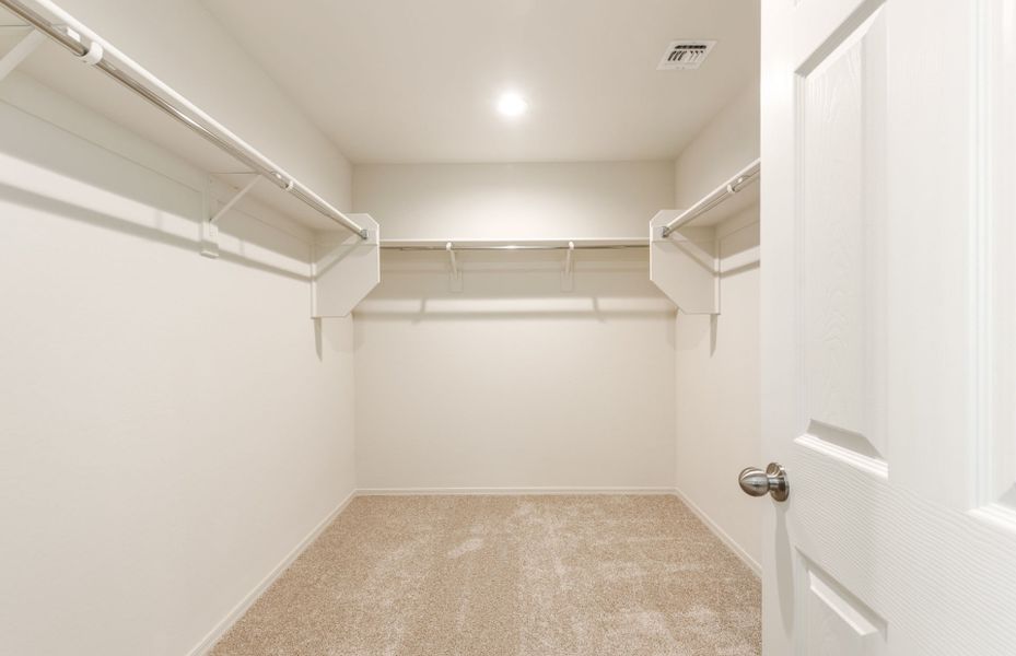 Spacious, unfurnished interior of a new home in Copper Falls, Buckeye (Image 14).