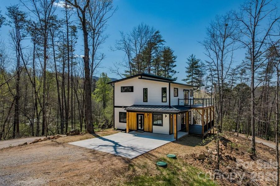Exterior details and patio area of a home in , Whittier (Image 31).