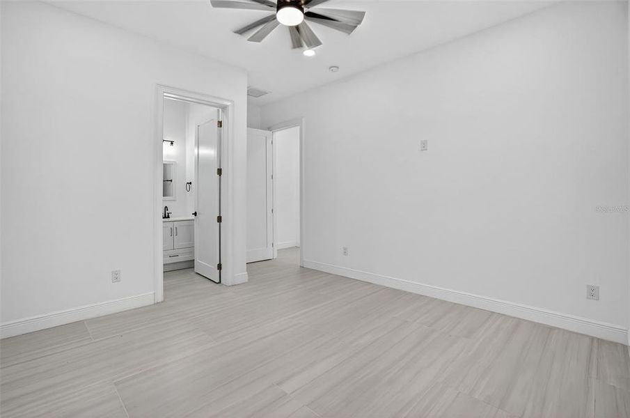 Spacious, unfurnished interior of a new home in , Wesley Chapel (Image 42). Spacious, unfurnished interior of a new home in , Wesley Chapel (Image 42).