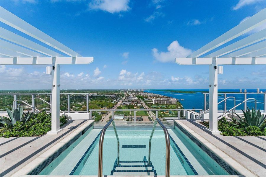 086-220LakeShoreDr-1219-WestPalmBeach-SM