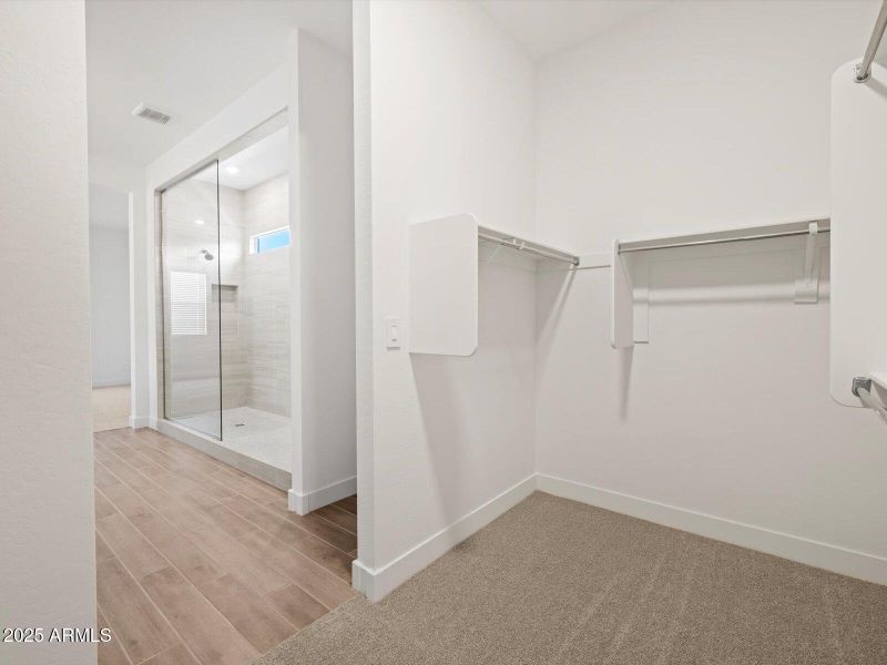 Walk-In Closet Walk-In Closet