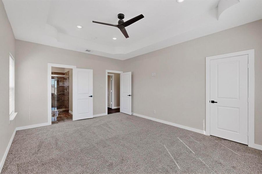 Spacious, unfurnished interior of a new home in , Alma (Image 29).