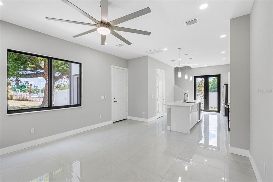 Spacious, unfurnished interior of a new home in , Tampa (Image 39).