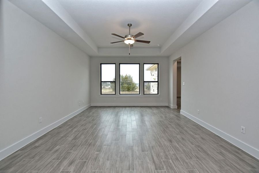 Representative unfurnished interior of a home built from the Avalon by Giddens Homes in Scofield Farms Estates, Georgetown (Image 141).