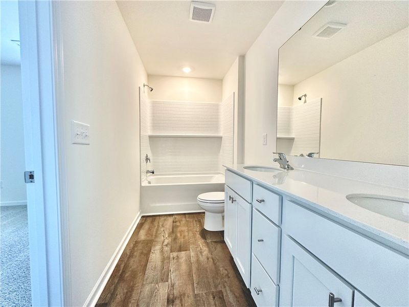 *Photo is from similar Palomino. Actual pics will *Photo is from similar Palomino. Actual pics will