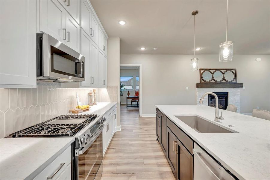 Furnished interior view inside a new home in Myrtle Creek, Waxahachie (Image 17).