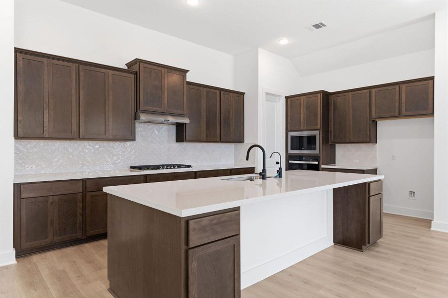 Gorgeous Open Concept Kitchen