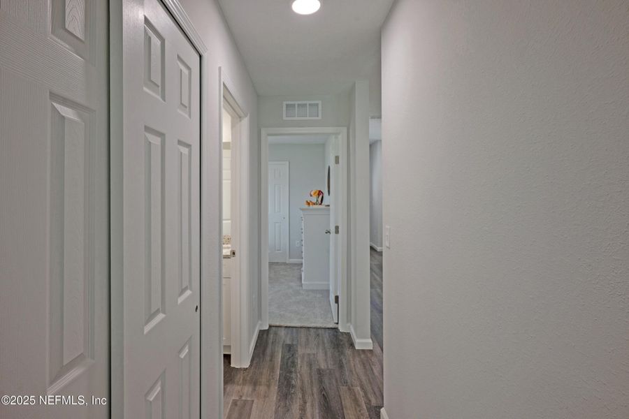 Spacious, unfurnished interior of a new home in , Jacksonville (Image 21).