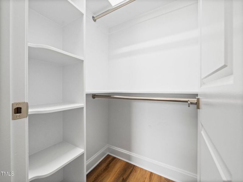 88953760-0116-4938-9BB9-9BAB0CFE9A21