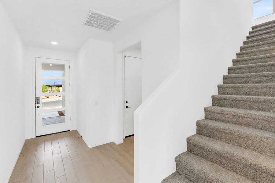 Spacious, unfurnished interior of a new home in Oasis At Rocking K, Vail (Image 10).