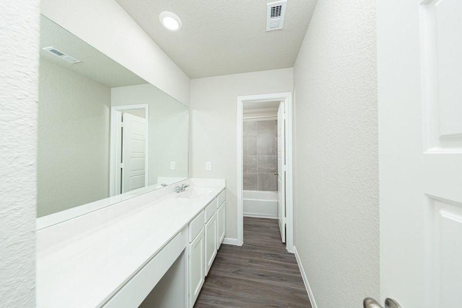 Furnished interior view inside a new home in River Ranch, Dayton (Image 8). Furnished interior view inside a new home in River Ranch, Dayton (Image 8).