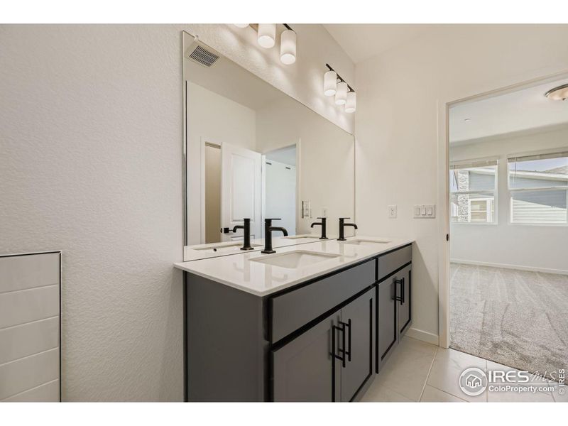 Primary 5-peice bath with upgraded Kohler fixtures. Primary 5-peice bath with upgraded Kohler fixtures.