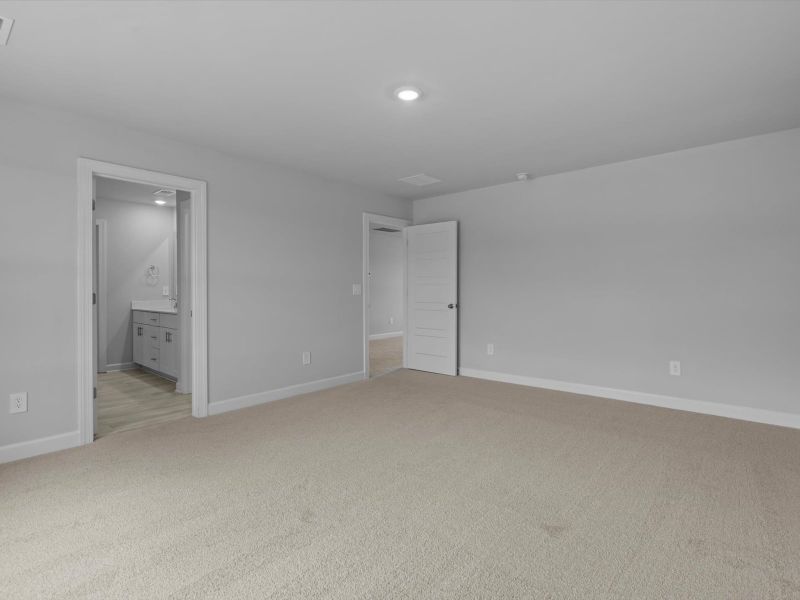 Spacious, unfurnished interior of a new home in Chatham Forest, Duncan (Image 17).